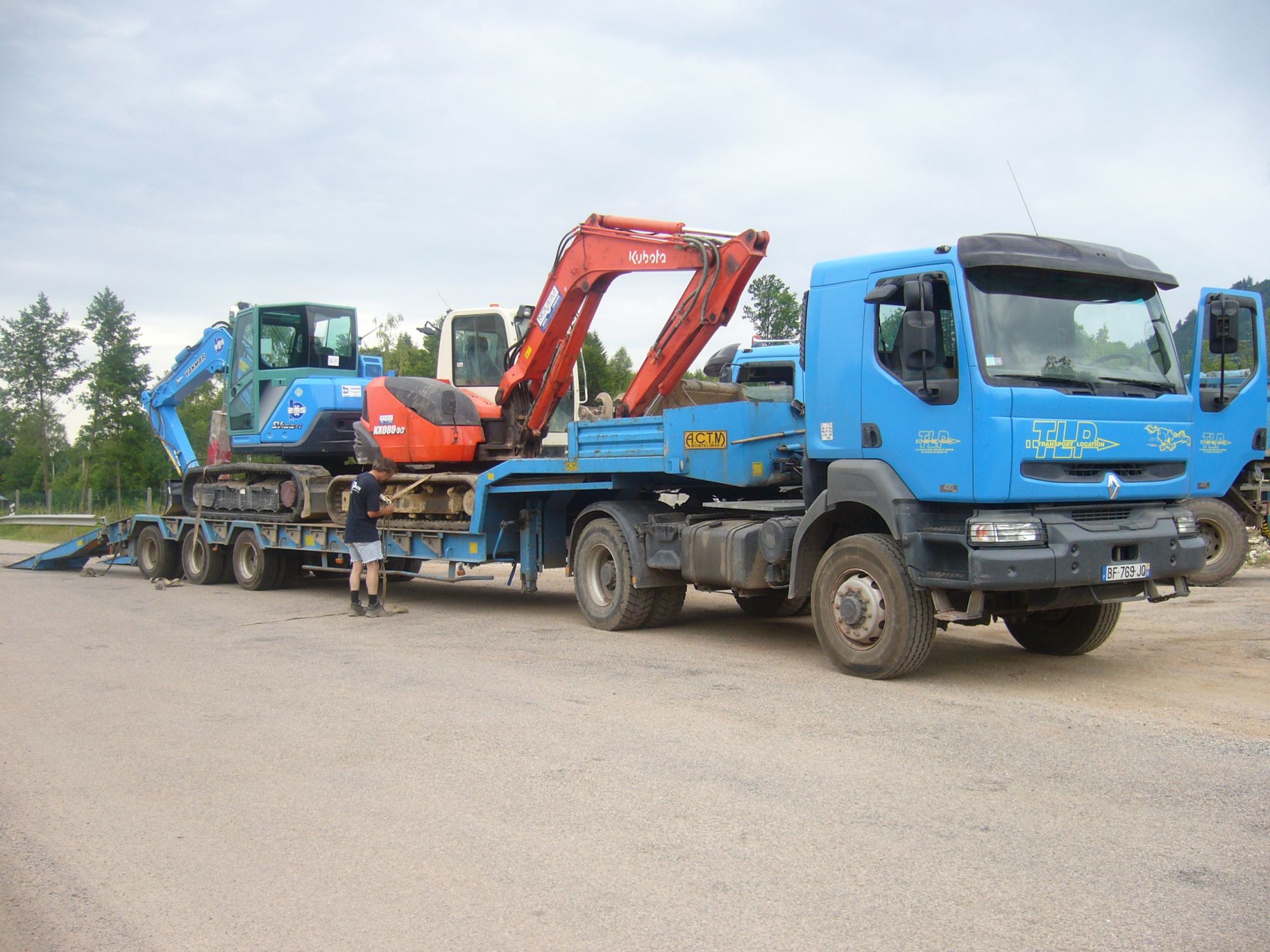 Location de camions pour le transport d’engins près de Saint-Dié et Épinal  Gérardmer 3