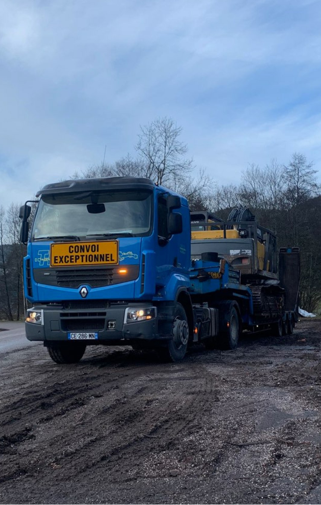 Location de camions pour le transport d’engins près de Saint-Dié et Épinal  Guebwiller 2